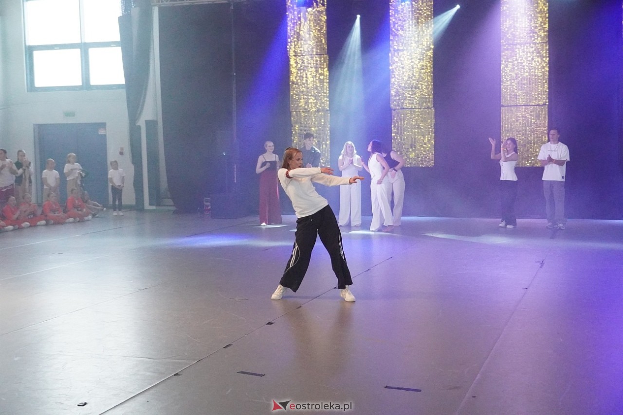 Gala Zakończenia Sezonu Tanecznego Bezwahania Dance Center [14.06.2025] - zdjęcie #23 - eOstroleka.pl