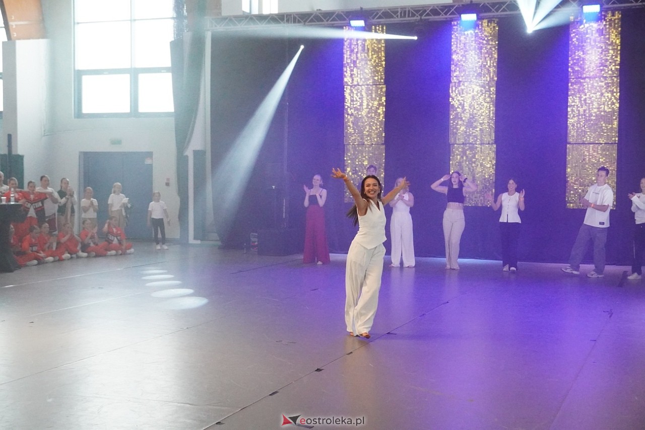 Gala Zakończenia Sezonu Tanecznego Bezwahania Dance Center [14.06.2025] - zdjęcie #20 - eOstroleka.pl