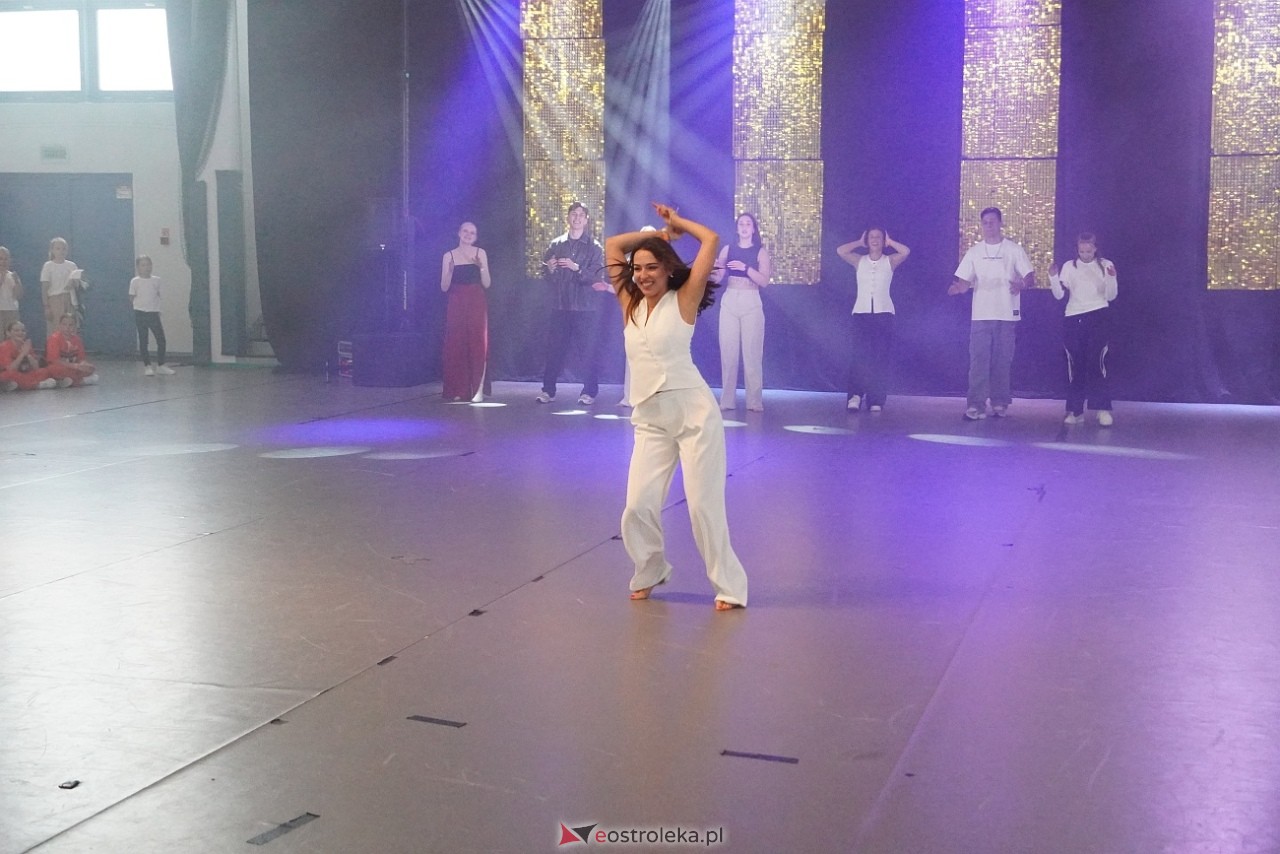 Gala Zakończenia Sezonu Tanecznego Bezwahania Dance Center [14.06.2025] - zdjęcie #19 - eOstroleka.pl