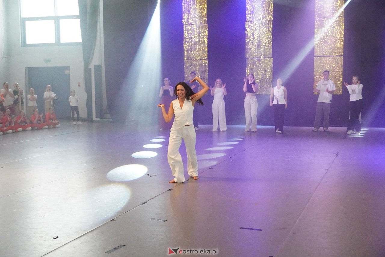 Gala Zakończenia Sezonu Tanecznego Bezwahania Dance Center [14.06.2025] - zdjęcie #17 - eOstroleka.pl