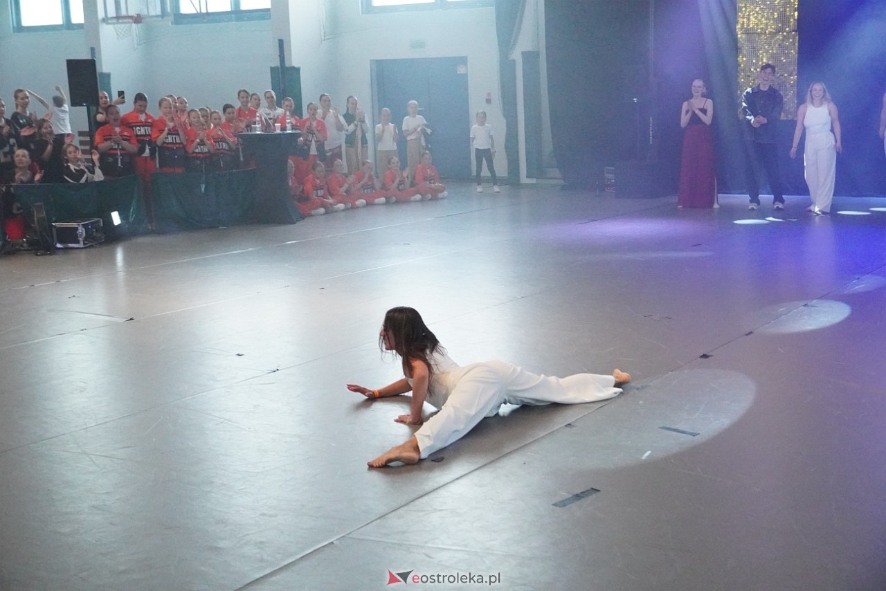 Gala Zakończenia Sezonu Tanecznego Bezwahania Dance Center [14.06.2025] - zdjęcie #16 - eOstroleka.pl