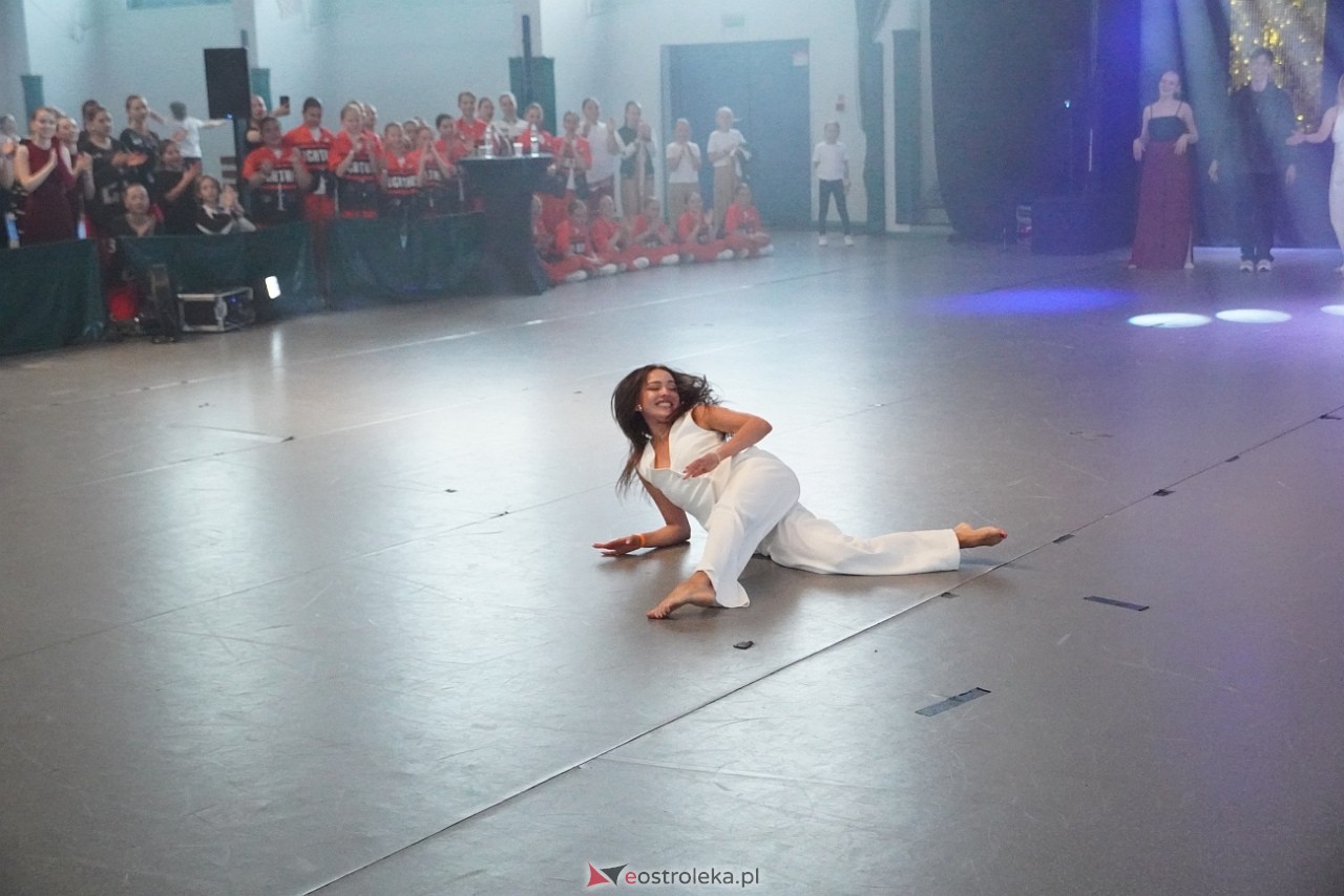 Gala Zakończenia Sezonu Tanecznego Bezwahania Dance Center [14.06.2025] - zdjęcie #15 - eOstroleka.pl