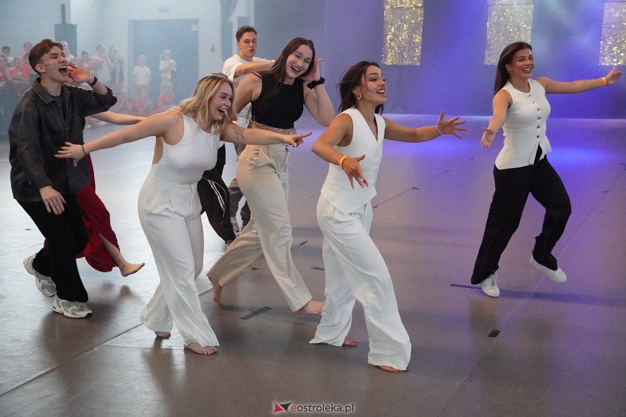 Gala Zakończenia Sezonu Tanecznego Bezwahania Dance Center [14.06.2025] - zdjęcie #8 - eOstroleka.pl