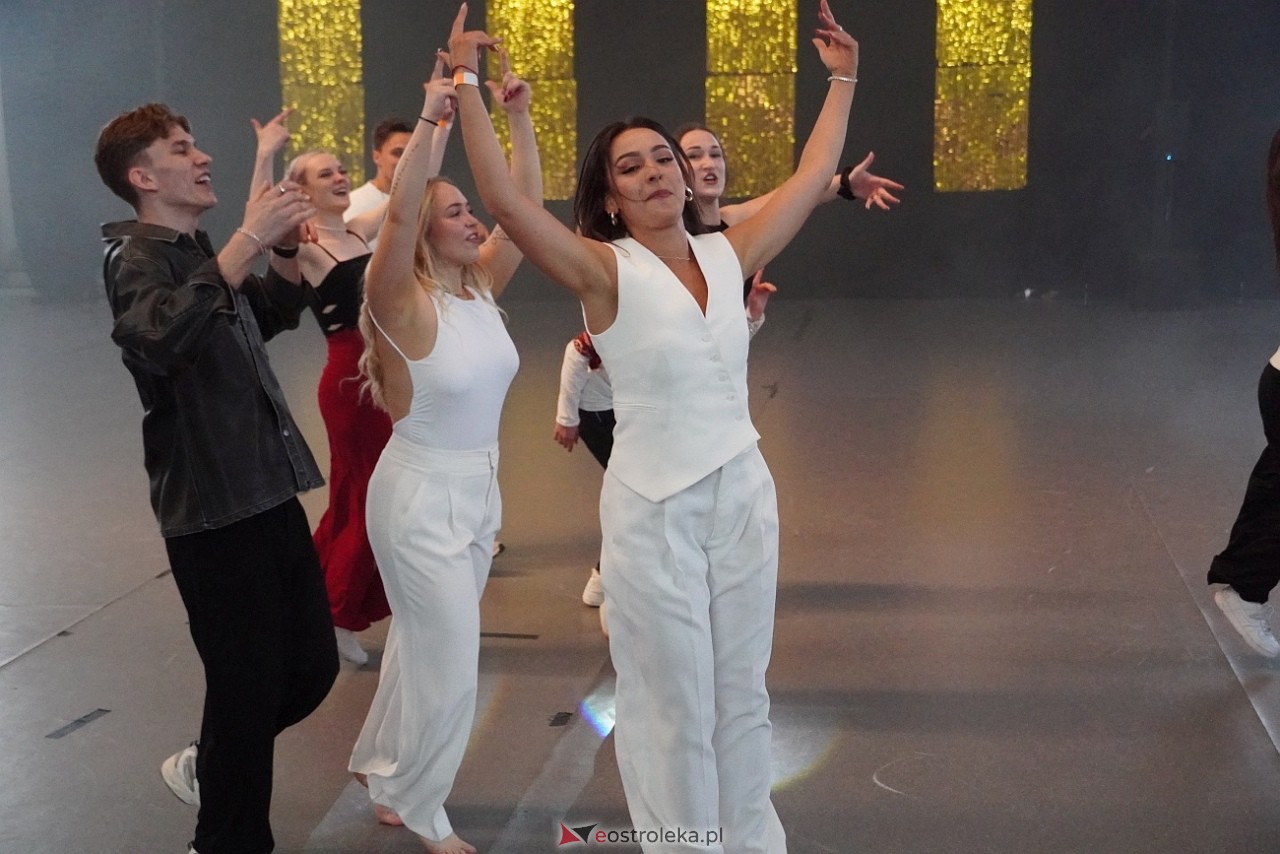Gala Zakończenia Sezonu Tanecznego Bezwahania Dance Center [14.06.2025] - zdjęcie #7 - eOstroleka.pl