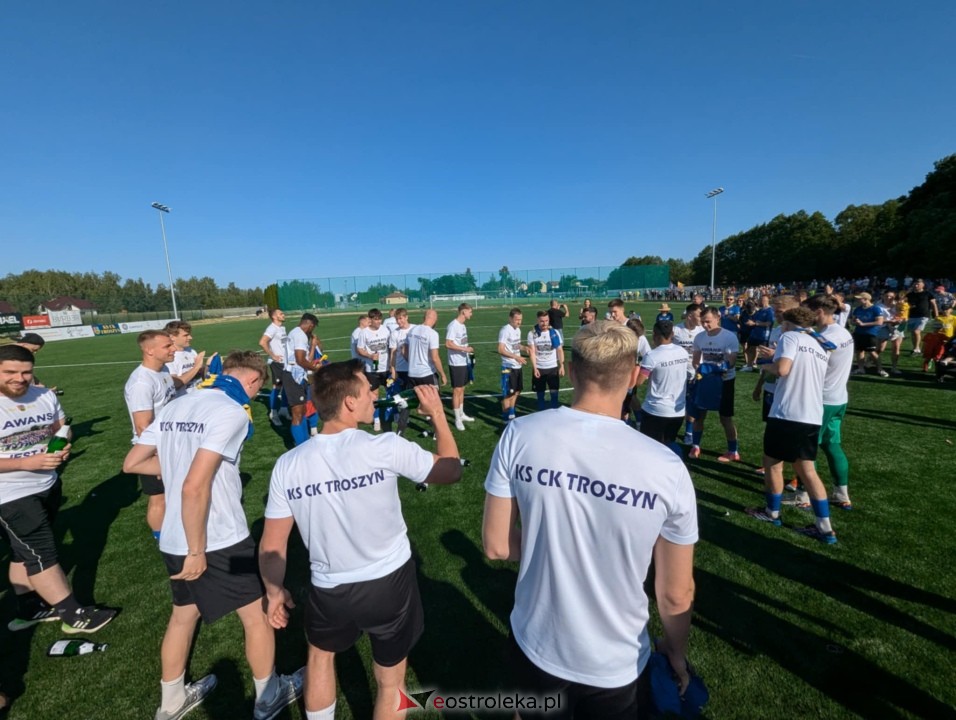 KS CK Troszyn - awans do III ligi [14.06.2025] - zdjęcie #90 - eOstroleka.pl