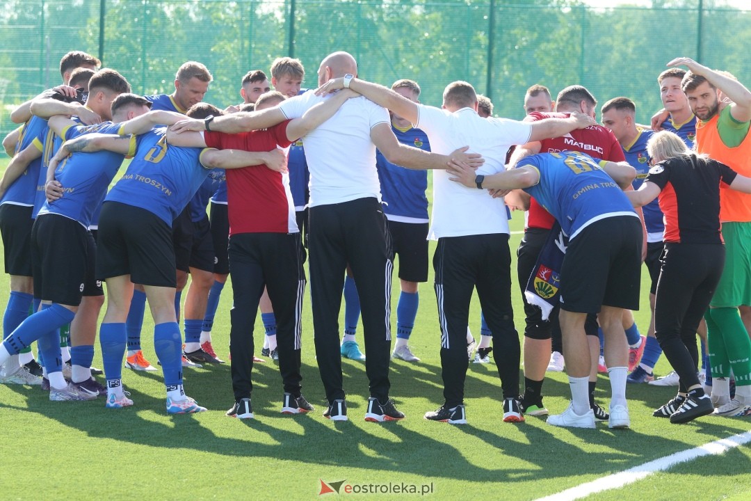 KS CK Troszyn - awans do III ligi [14.06.2025] - zdjęcie #63 - eOstroleka.pl