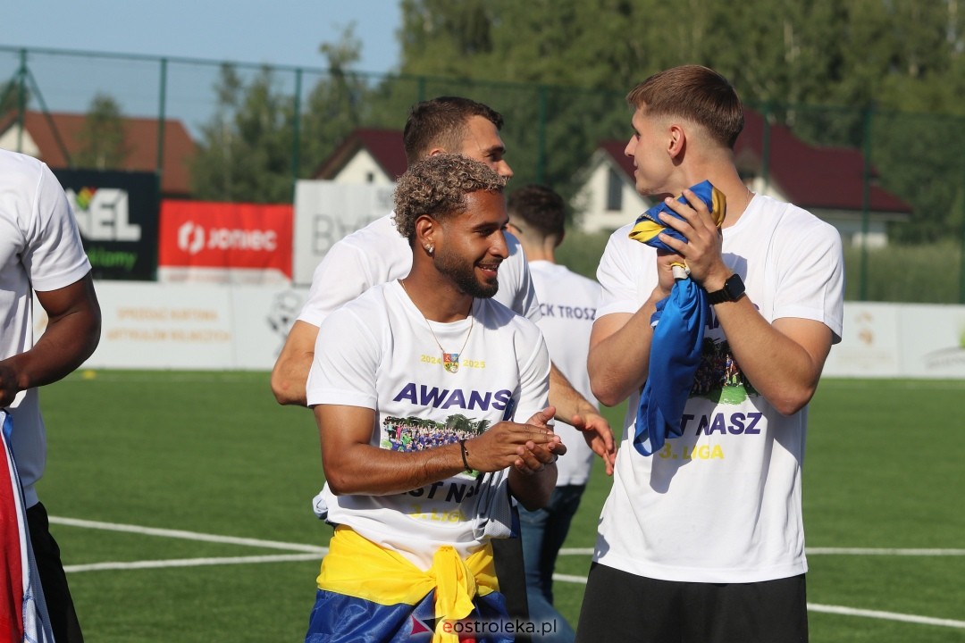 KS CK Troszyn - awans do III ligi [14.06.2025] - zdjęcie #32 - eOstroleka.pl