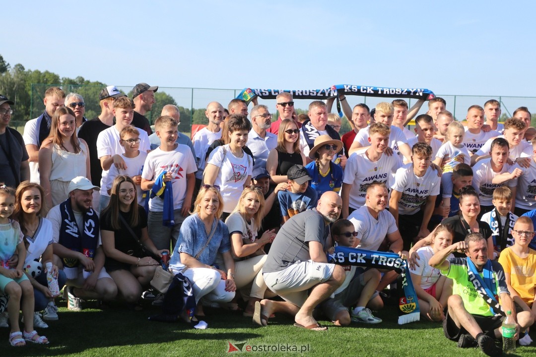 KS CK Troszyn - awans do III ligi [14.06.2025] - zdjęcie #11 - eOstroleka.pl