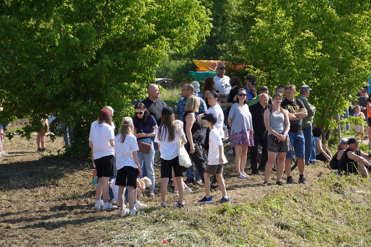 Spływ na byle czym i festyn w rytmie muzyki szantowej [14.06.2025] - zdjęcie #99 - eOstroleka.pl