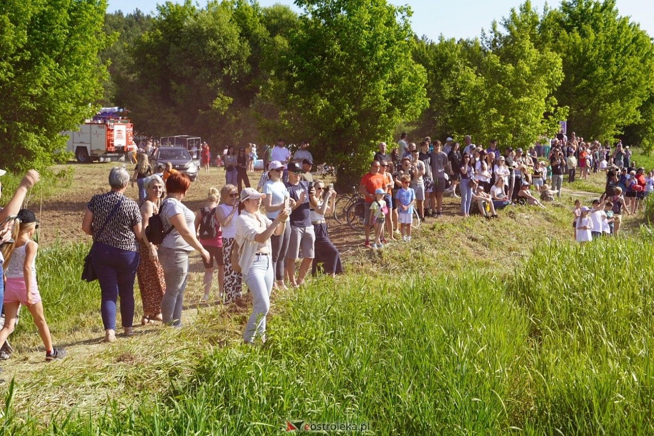 Spływ na byle czym i festyn w rytmie muzyki szantowej [14.06.2025] - zdjęcie #34 - eOstroleka.pl