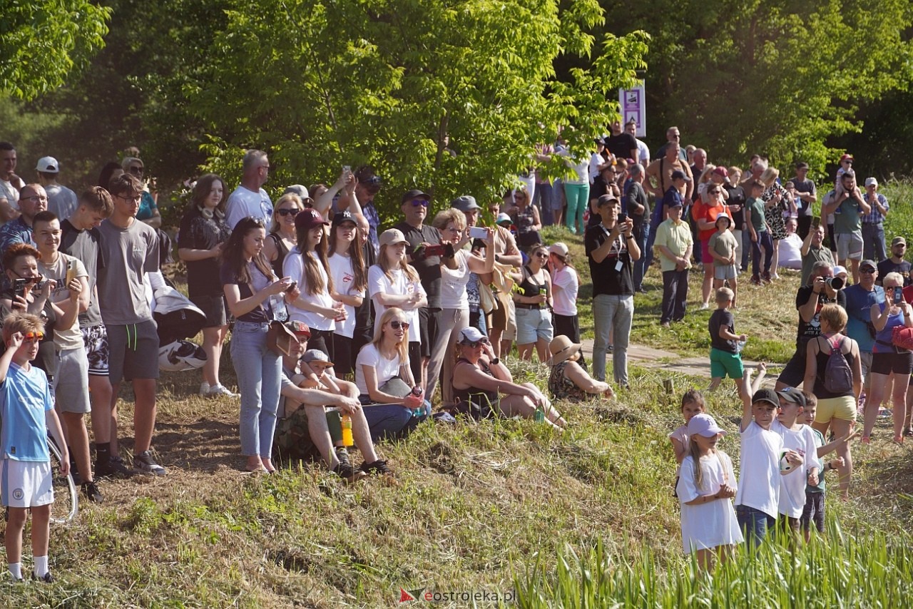 Spływ na byle czym i festyn w rytmie muzyki szantowej [14.06.2025] - zdjęcie #32 - eOstroleka.pl