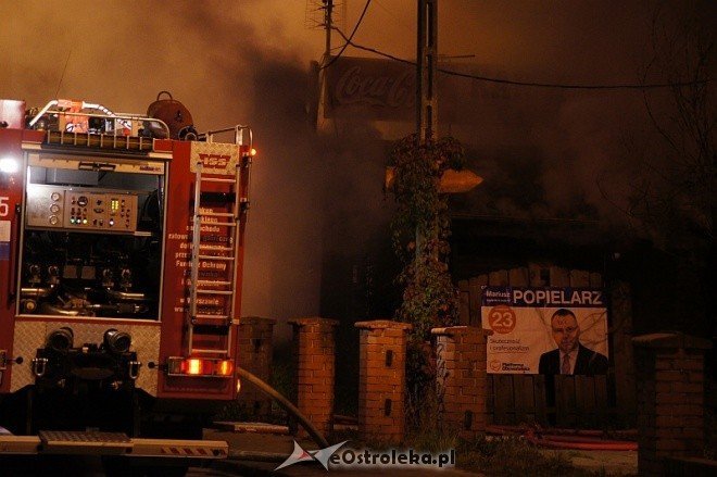 Pożar w Karczmie pod Klonami (03.10.2011) - zdjęcie #5 - eOstroleka.pl