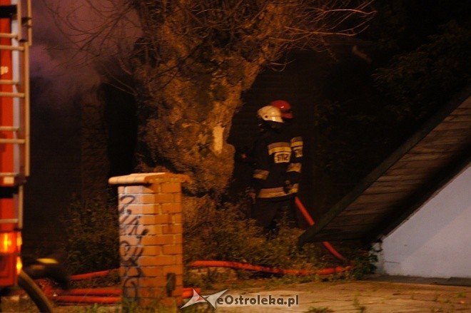 Pożar w Karczmie pod Klonami (03.10.2011) - zdjęcie #6 - eOstroleka.pl