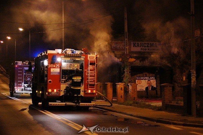 Pożar w Karczmie pod Klonami (03.10.2011) - zdjęcie #19 - eOstroleka.pl