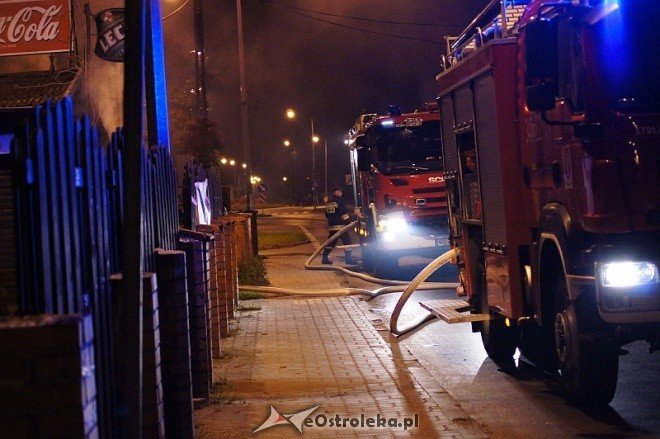 Pożar w Karczmie pod Klonami (03.10.2011) - zdjęcie #36 - eOstroleka.pl