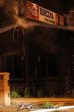 Pożar w Karczmie pod Klonami (03.10.2011) - zdjęcie #39 - eOstroleka.pl