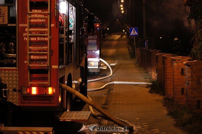 Pożar w Karczmie pod Klonami (03.10.2011) - zdjęcie #11 - eOstroleka.pl