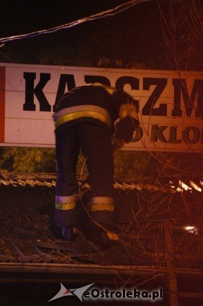 Pożar w Karczmie pod Klonami (03.10.2011) - zdjęcie #46 - eOstroleka.pl