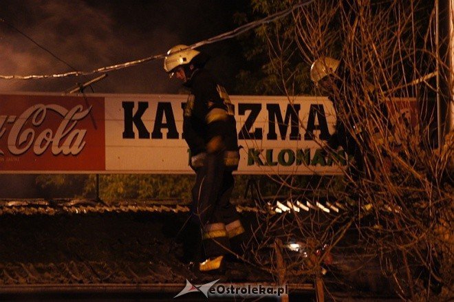 Pożar w Karczmie pod Klonami (03.10.2011) - zdjęcie #47 - eOstroleka.pl