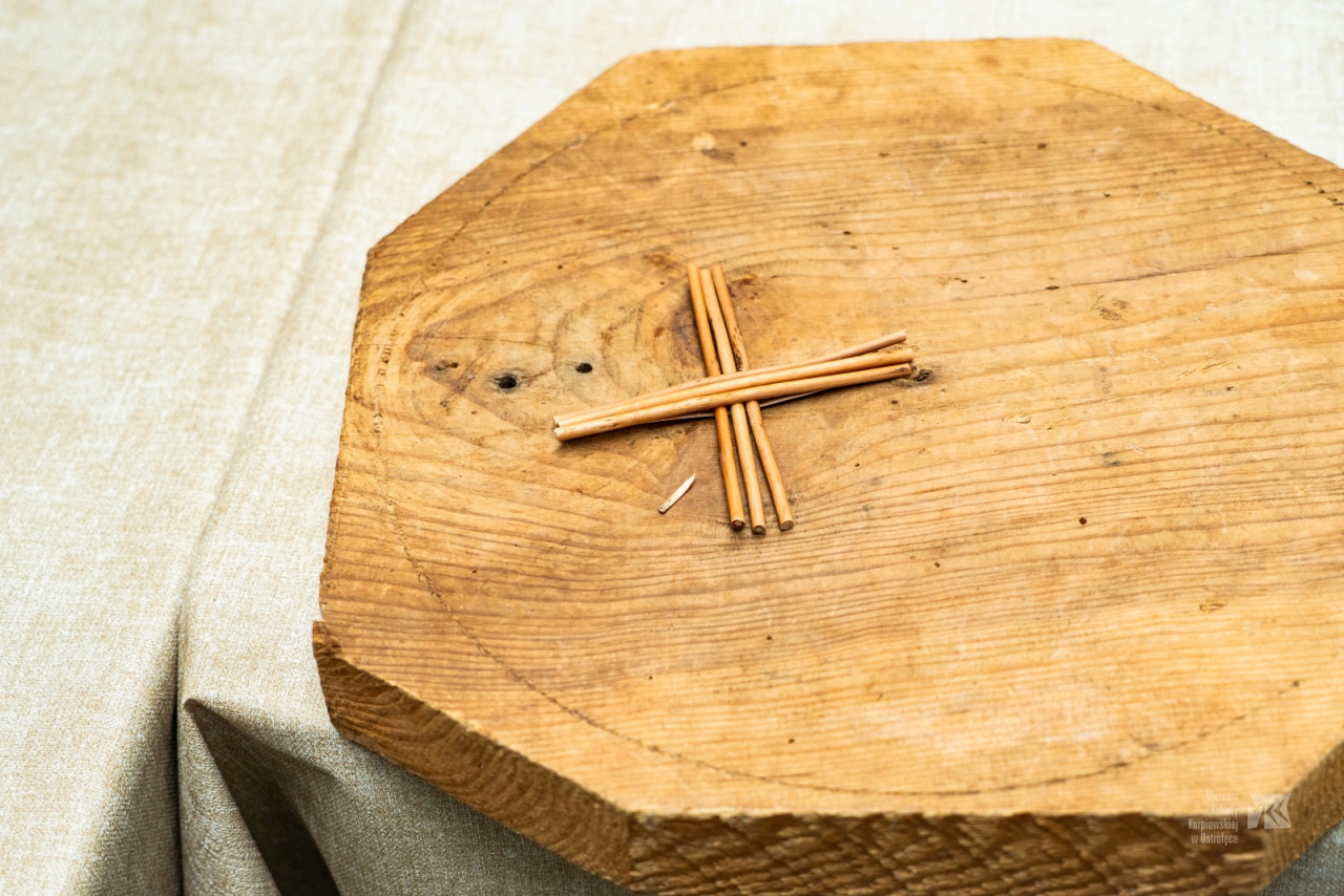 Warsztaty plecionkarskie w Muzeum Kultury Kurpiowskiej [15.06.2025] - zdjęcie #20 - eOstroleka.pl