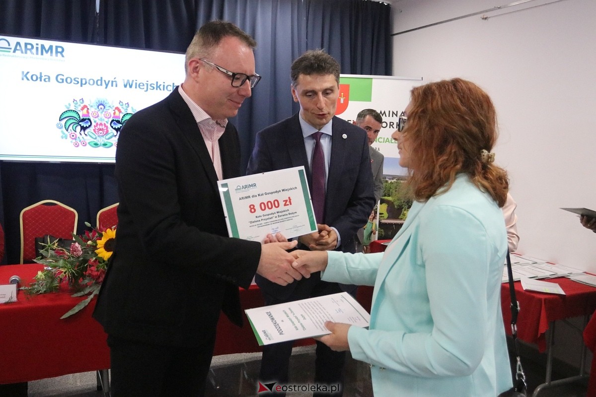Wręczenie czeków z podziękowaniem dla KGW [16.06.2025] - zdjęcie #49 - eOstroleka.pl