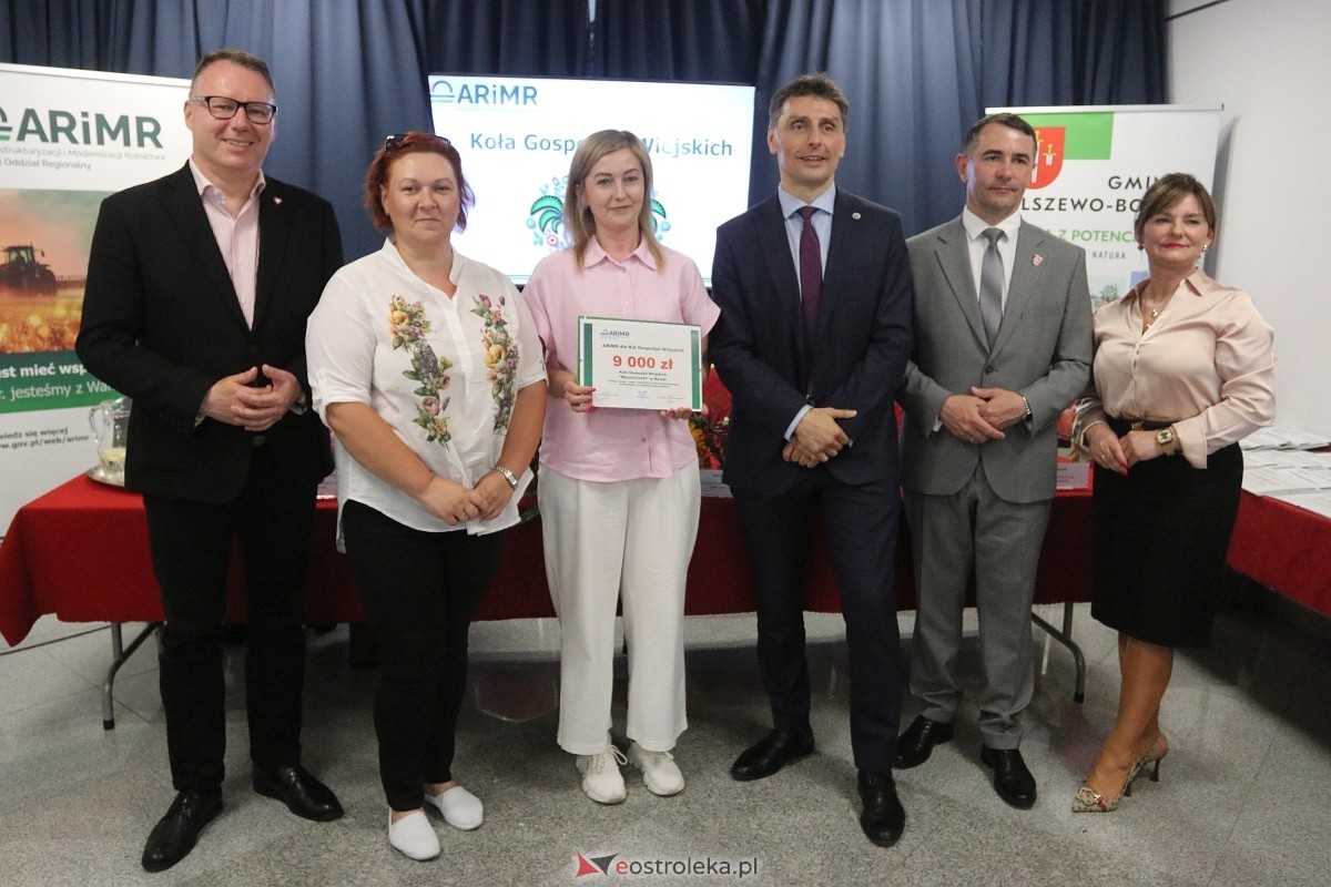 Wręczenie czeków z podziękowaniem dla KGW [16.06.2025] - zdjęcie #46 - eOstroleka.pl