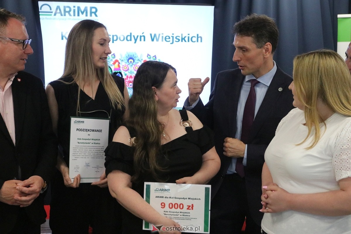 Wręczenie czeków z podziękowaniem dla KGW [16.06.2025] - zdjęcie #43 - eOstroleka.pl