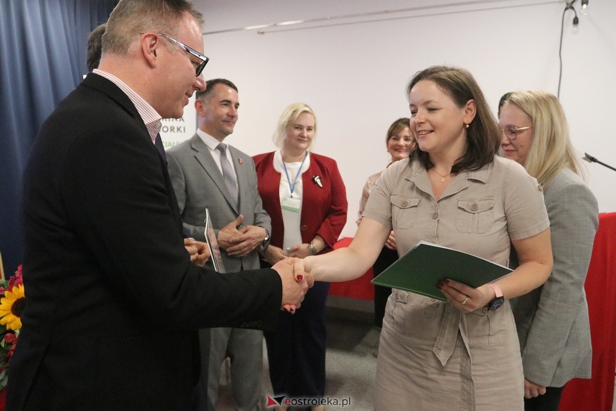 Wręczenie czeków z podziękowaniem dla KGW [16.06.2025] - zdjęcie #38 - eOstroleka.pl