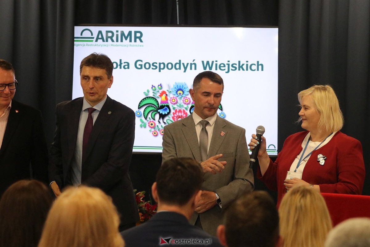 Wręczenie czeków z podziękowaniem dla KGW [16.06.2025] - zdjęcie #14 - eOstroleka.pl
