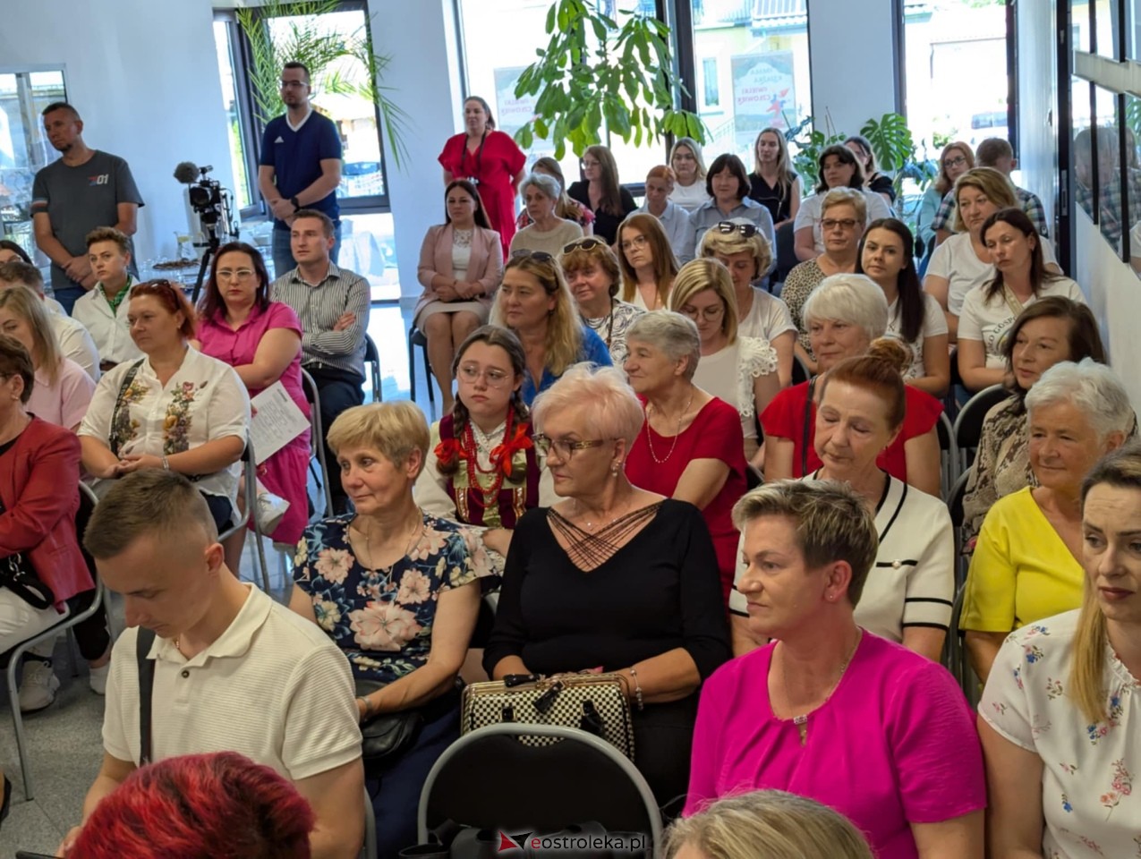 Wręczenie czeków z podziękowaniem dla KGW [16.06.2025] - zdjęcie #1 - eOstroleka.pl