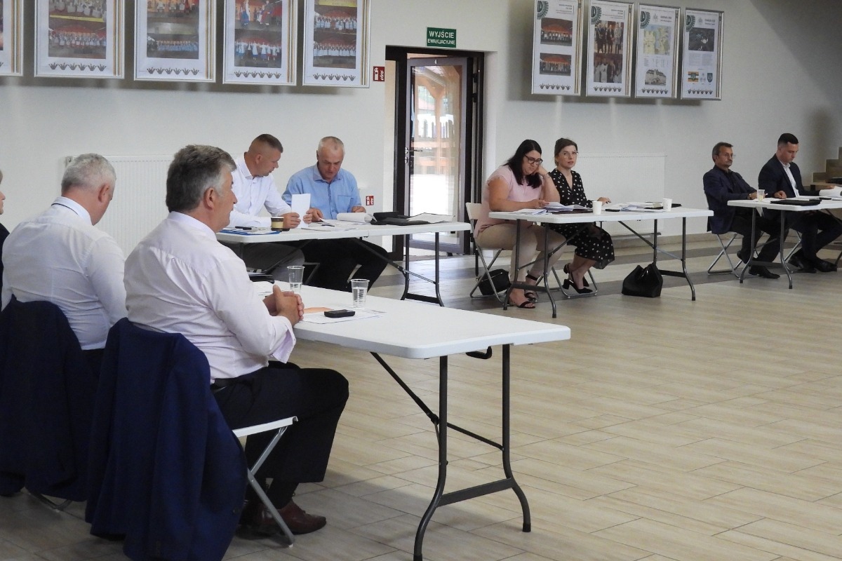 XI sesja rady Gminy w Łysych [16.06.2025] - zdjęcie #12 - eOstroleka.pl