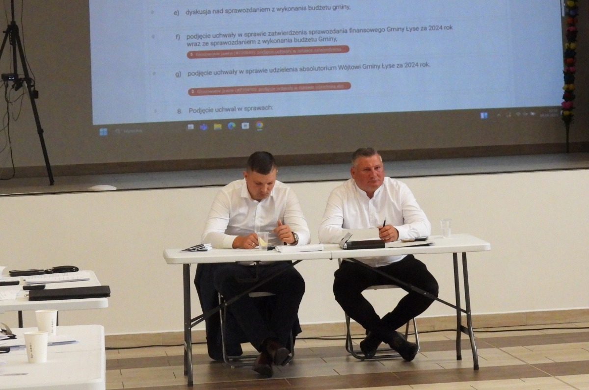 XI sesja rady Gminy w Łysych [16.06.2025] - zdjęcie #8 - eOstroleka.pl