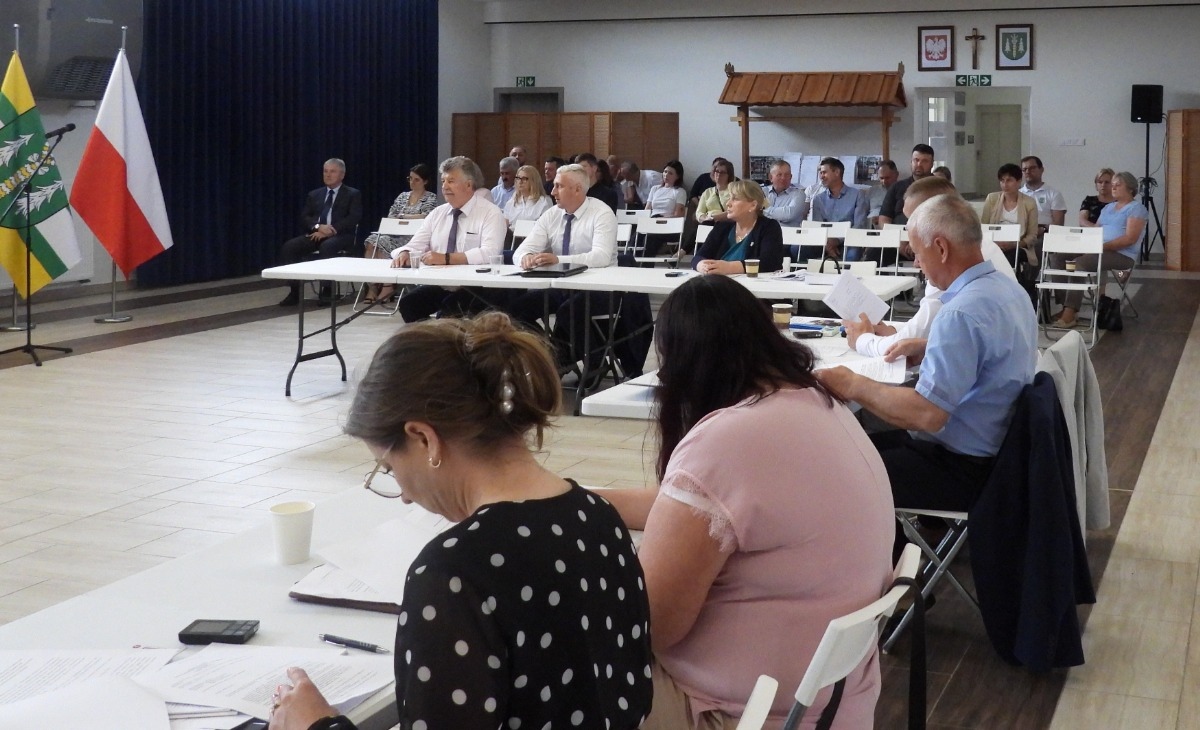 XI sesja rady Gminy w Łysych [16.06.2025] - zdjęcie #7 - eOstroleka.pl