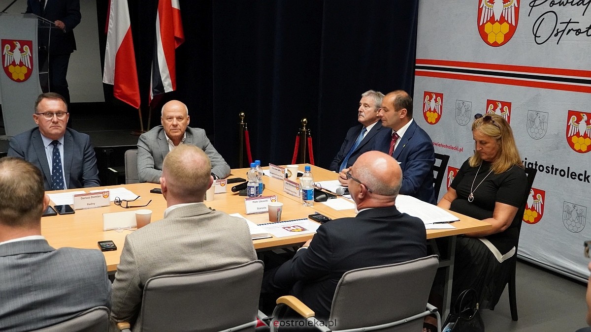 XVI sesja Rady Powiatu w Ostrołęce [17.06.2025] - zdjęcie #49 - eOstroleka.pl
