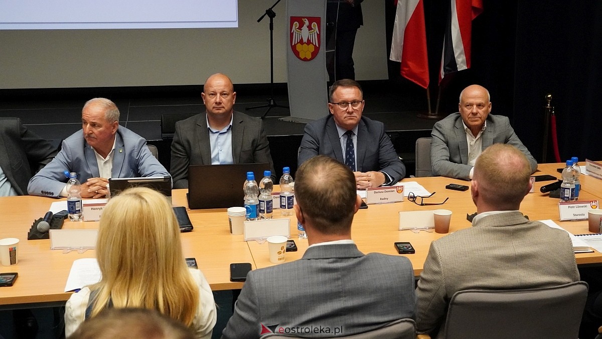 XVI sesja Rady Powiatu w Ostrołęce [17.06.2025] - zdjęcie #48 - eOstroleka.pl