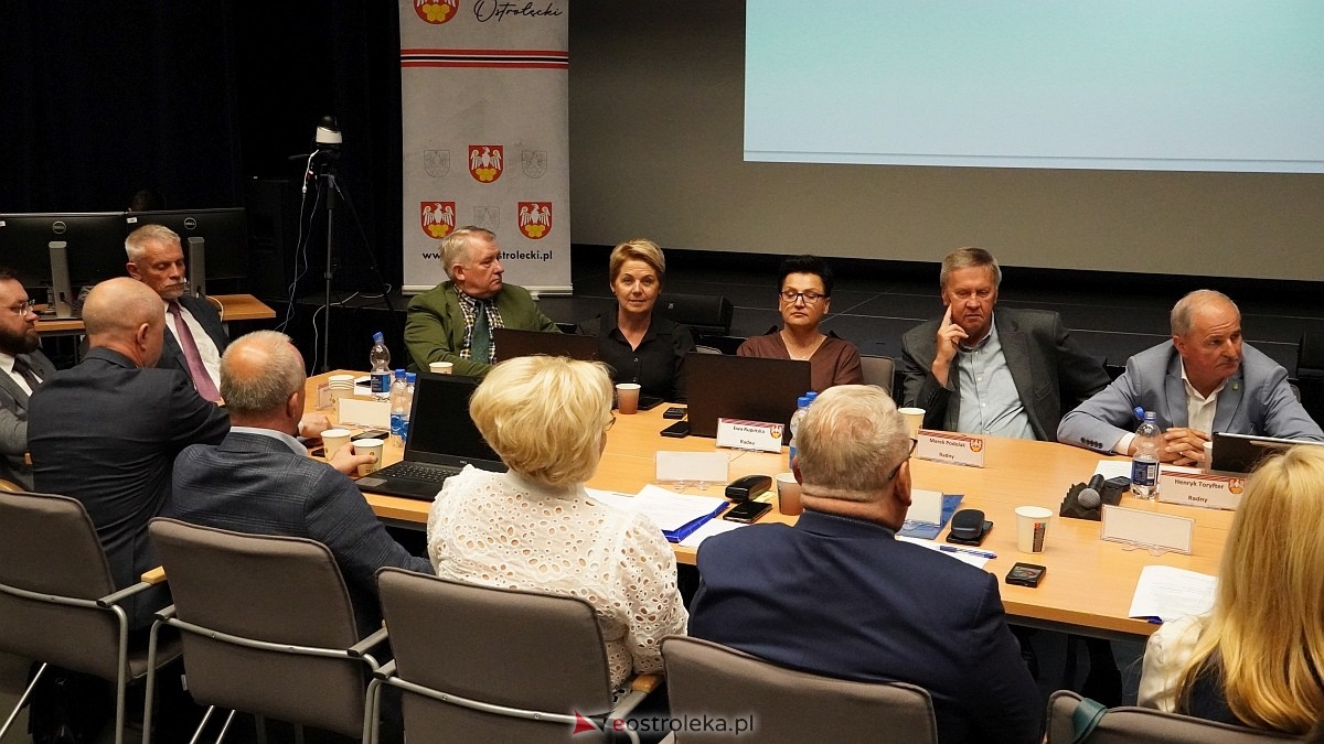 XVI sesja Rady Powiatu w Ostrołęce [17.06.2025] - zdjęcie #47 - eOstroleka.pl