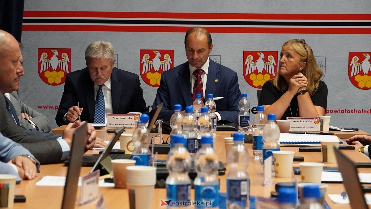 XVI sesja Rady Powiatu w Ostrołęce [17.06.2025] - zdjęcie #35 - eOstroleka.pl