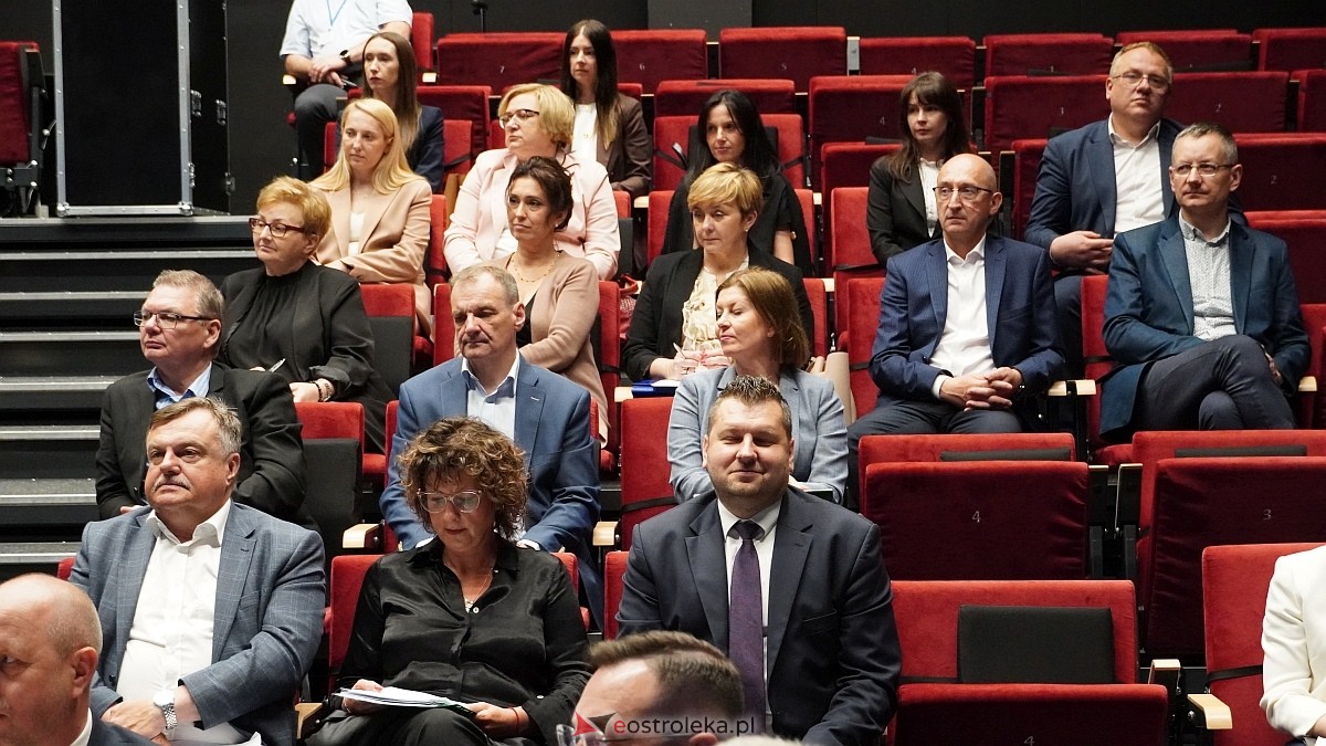 XVI sesja Rady Powiatu w Ostrołęce [17.06.2025] - zdjęcie #25 - eOstroleka.pl