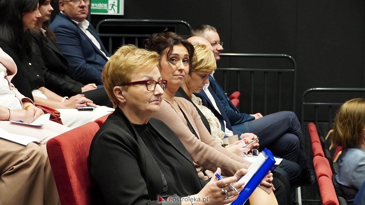 XVI sesja Rady Powiatu w Ostrołęce [17.06.2025] - zdjęcie #19 - eOstroleka.pl
