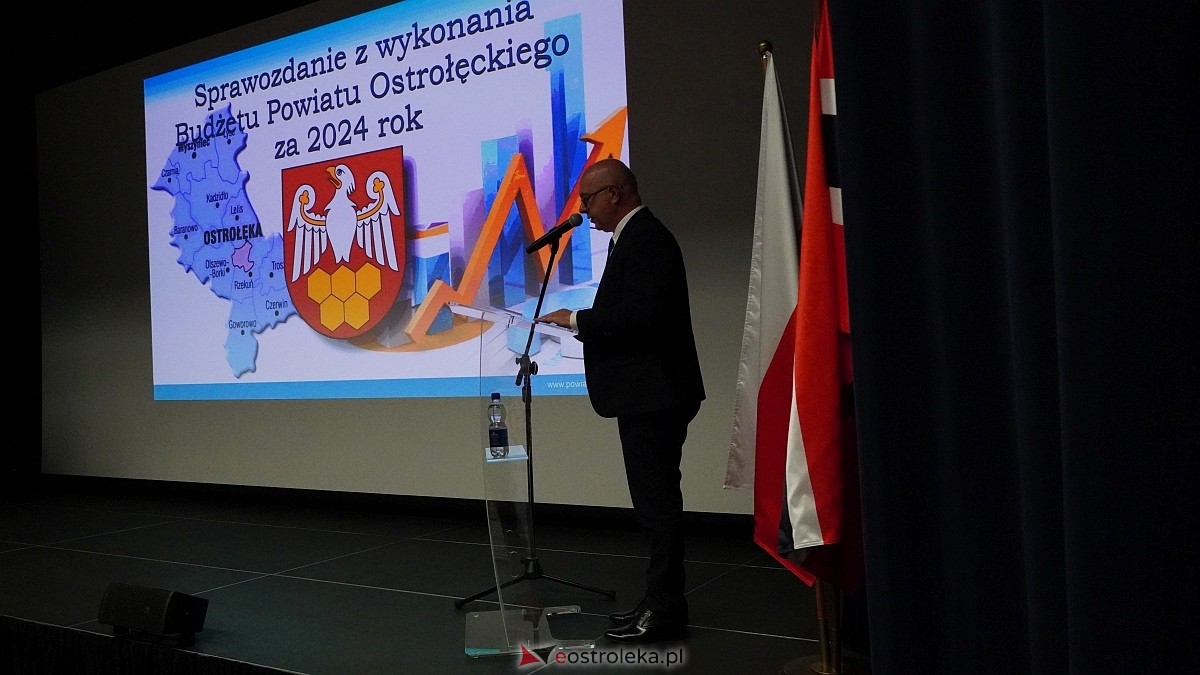 XVI sesja Rady Powiatu w Ostrołęce [17.06.2025] - zdjęcie #6 - eOstroleka.pl