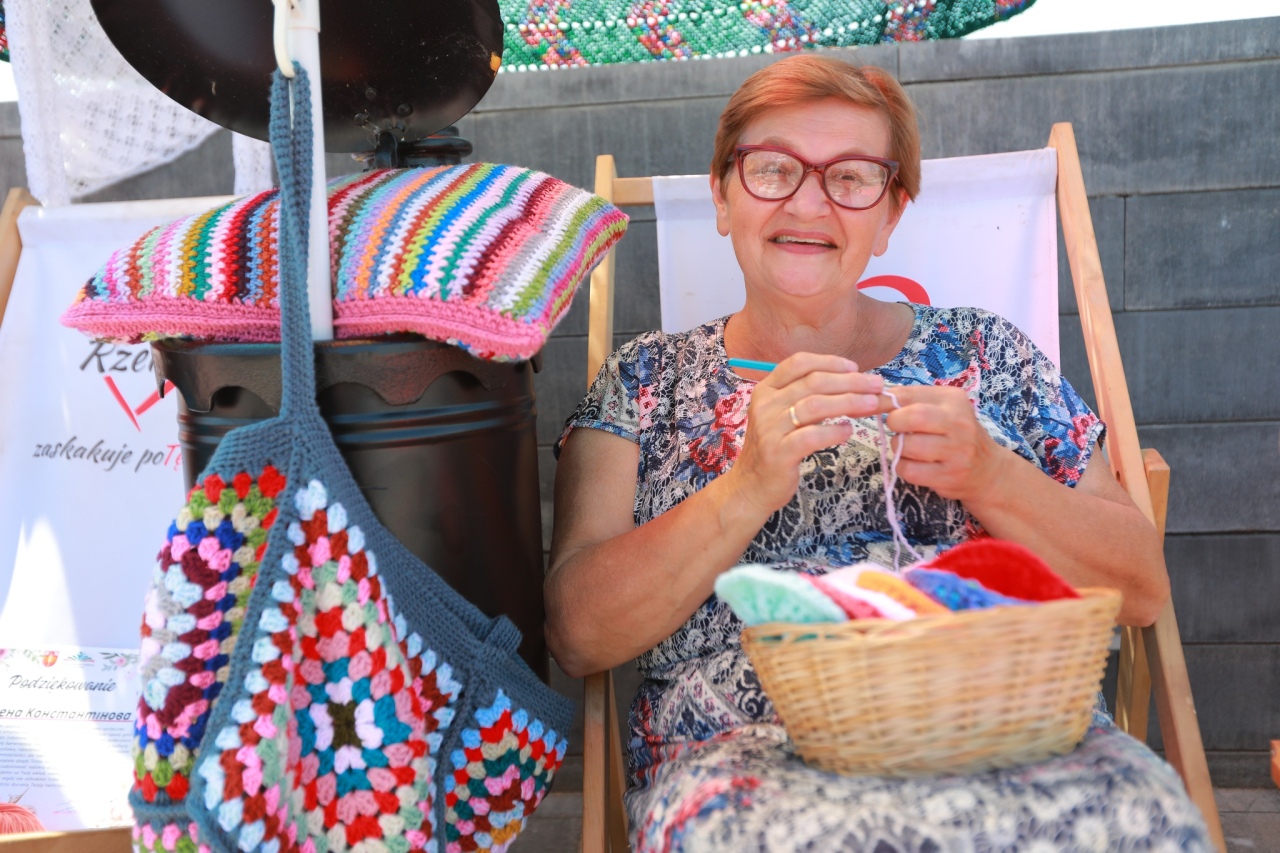 Światowy Dzień Dziergania w Miejscach Publicznych [17.06.2025] - zdjęcie #26 - eOstroleka.pl