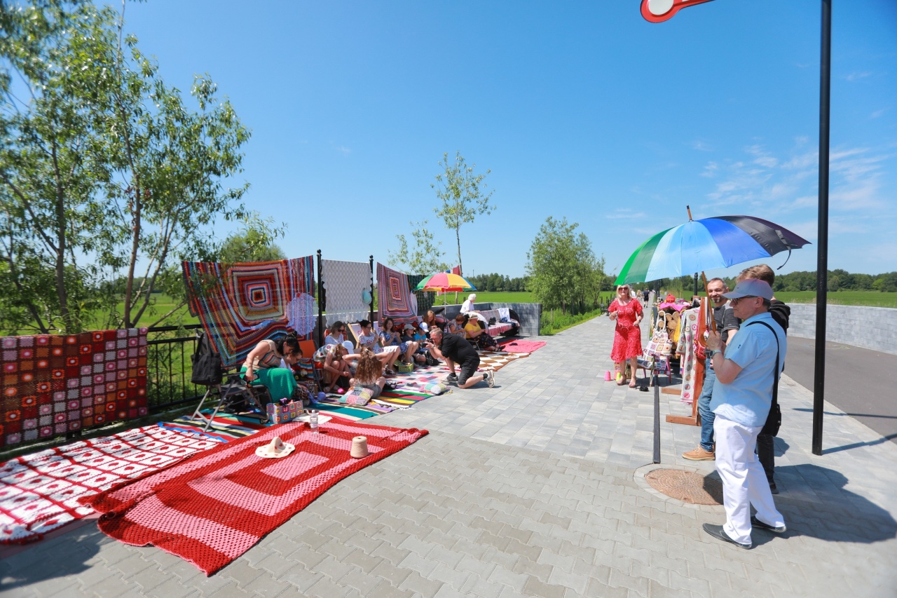 Światowy Dzień Dziergania w Miejscach Publicznych [17.06.2025] - zdjęcie #22 - eOstroleka.pl