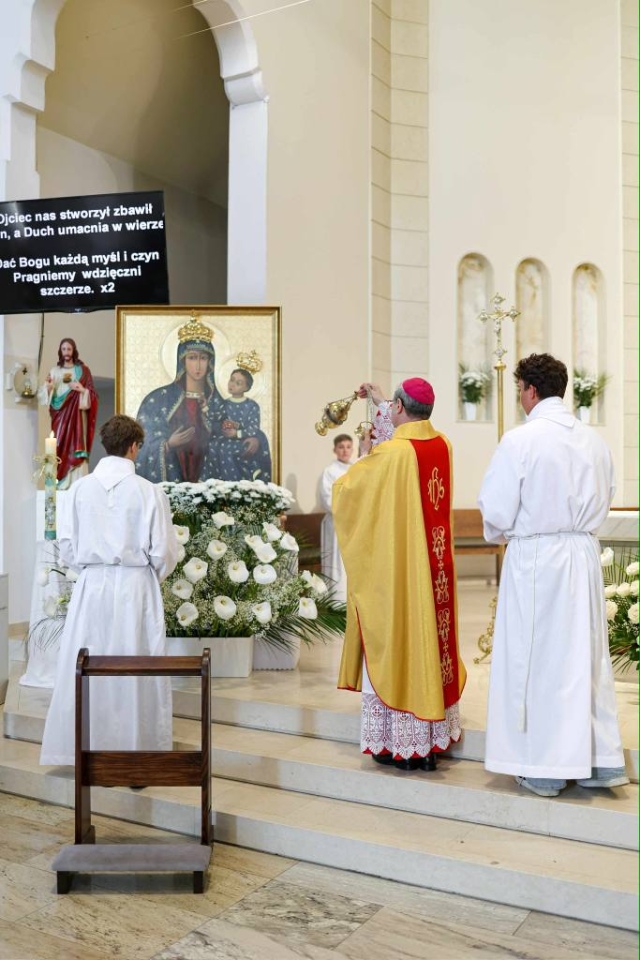 Peregrynacja Matki Bożej u św. Franciszka z Asyżu [17.06.2025] - zdjęcie #17 - eOstroleka.pl