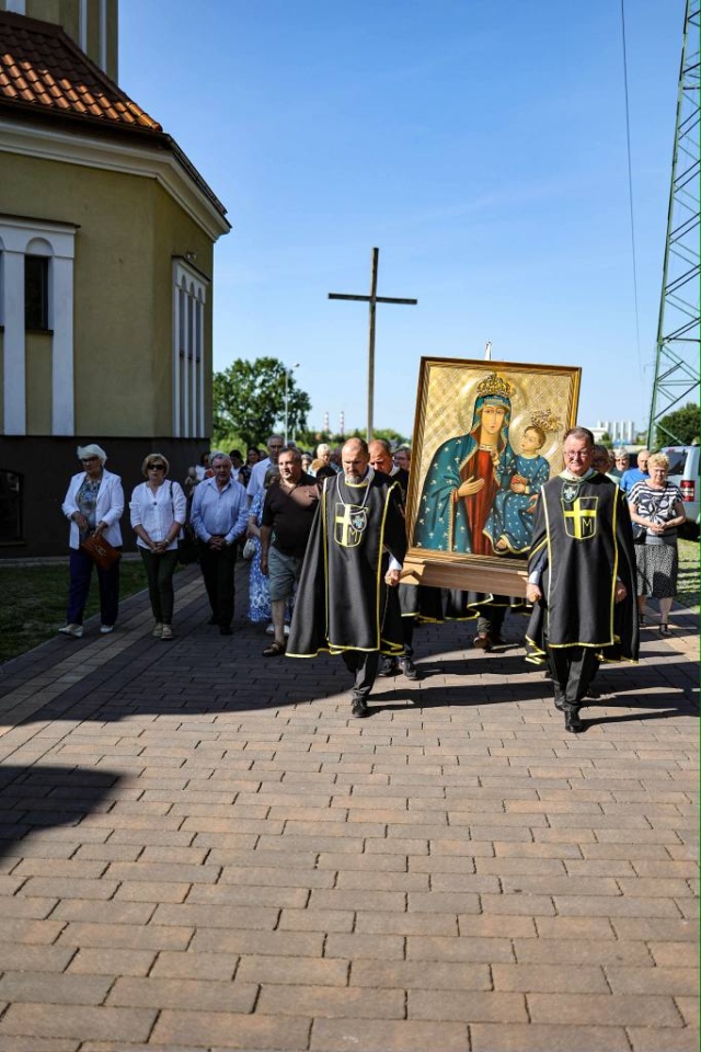 Peregrynacja Matki Bożej u św. Franciszka z Asyżu [17.06.2025] - zdjęcie #8 - eOstroleka.pl