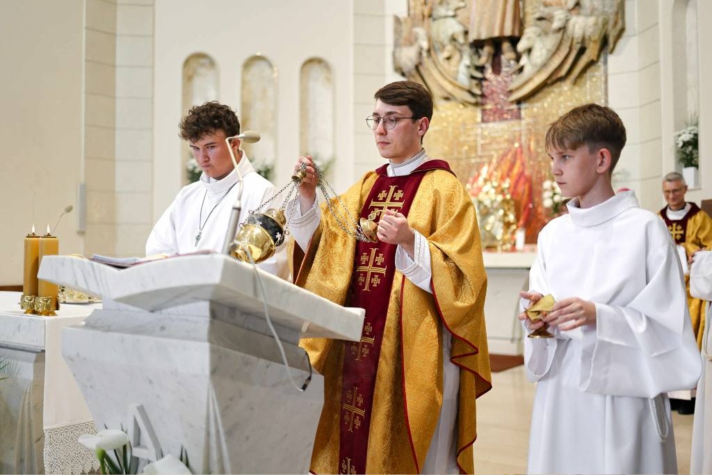 Peregrynacja Matki Bożej u św. Franciszka z Asyżu [17.06.2025] - zdjęcie #7 - eOstroleka.pl