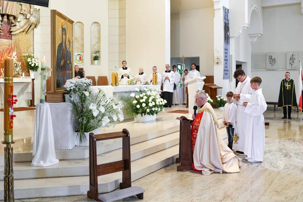 Peregrynacja Matki Bożej u św. Franciszka z Asyżu [17.06.2025] - zdjęcie #6 - eOstroleka.pl