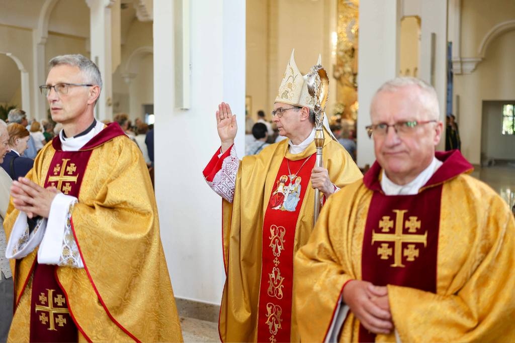 Peregrynacja Matki Bożej u św. Franciszka z Asyżu [17.06.2025] - zdjęcie #5 - eOstroleka.pl
