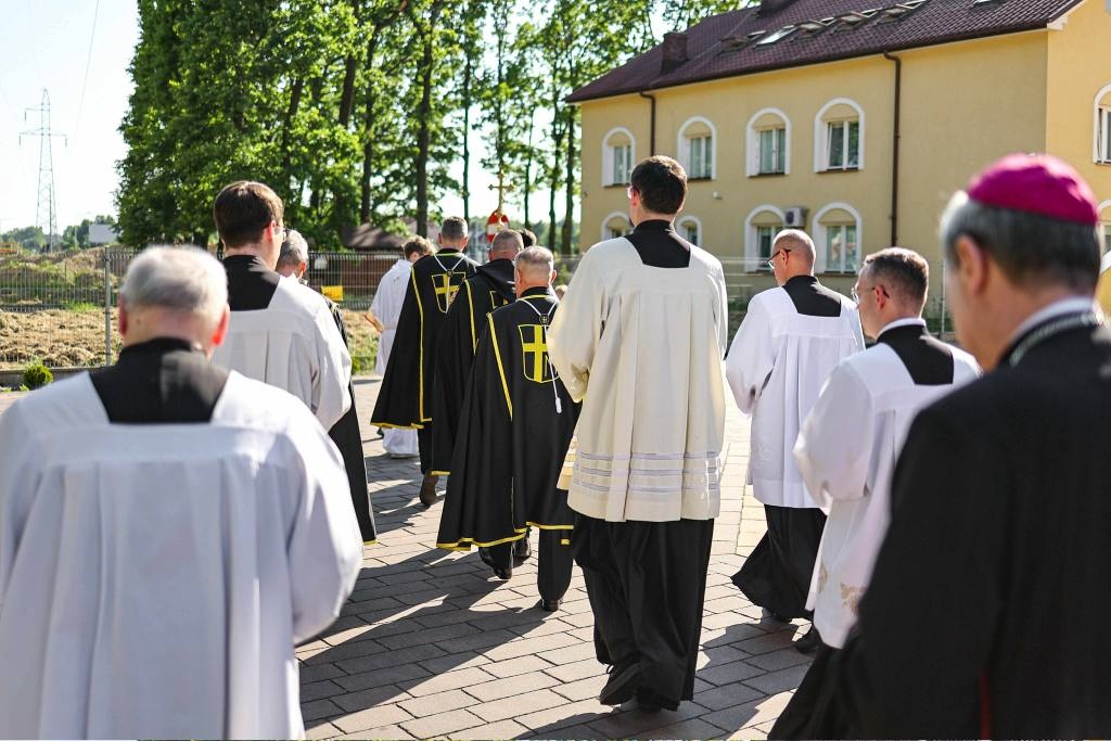 Peregrynacja Matki Bożej u św. Franciszka z Asyżu [17.06.2025] - zdjęcie #1 - eOstroleka.pl