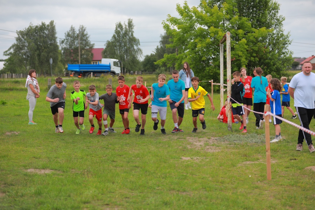 IV Gminna Olimpiada w Biegach Przełajowych w Borawem [17.06.2025] - zdjęcie #47 - eOstroleka.pl