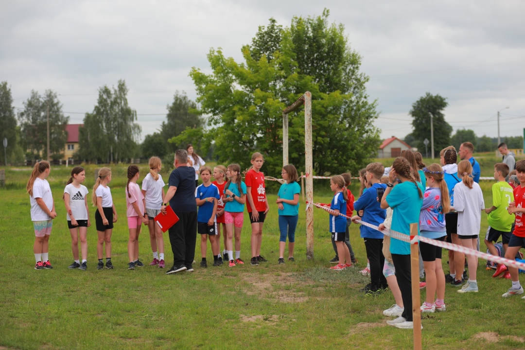 IV Gminna Olimpiada w Biegach Przełajowych w Borawem [17.06.2025] - zdjęcie #32 - eOstroleka.pl